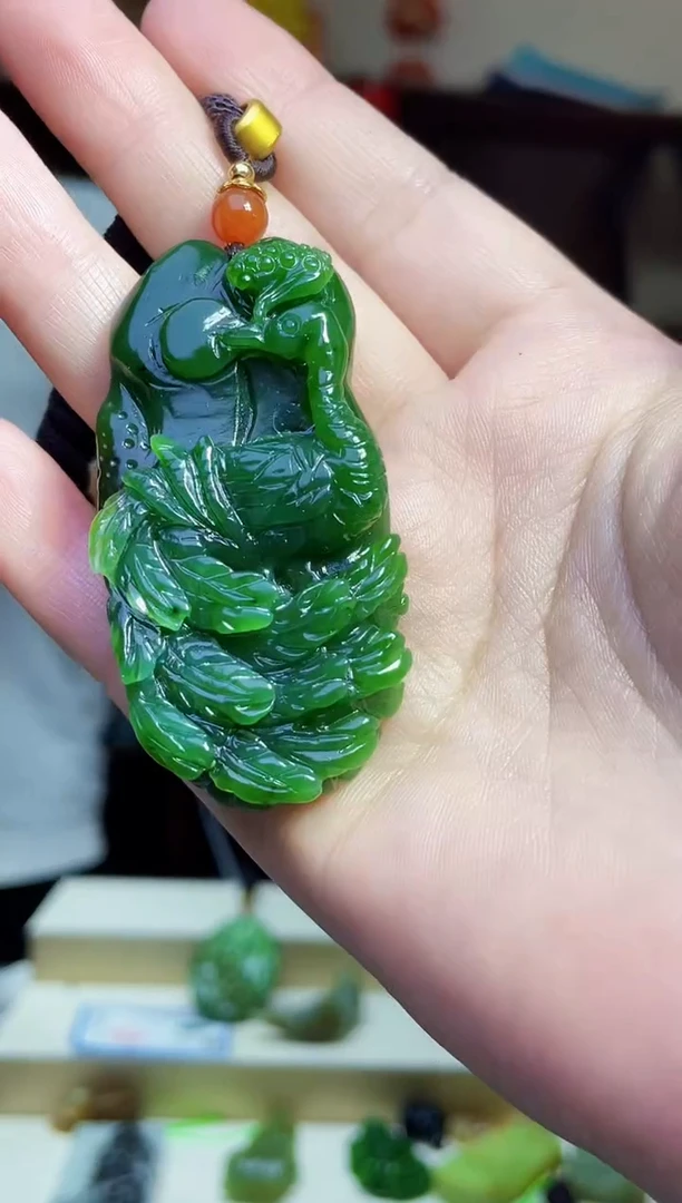 和田玉未镶嵌颈饰1