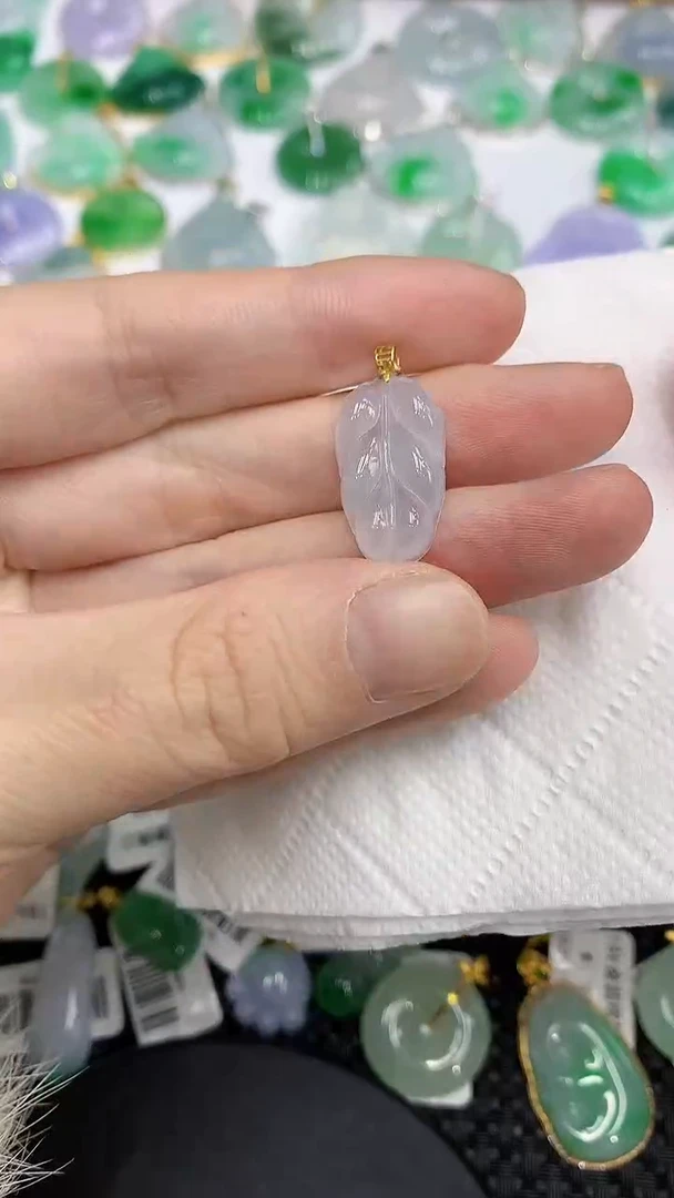 颈饰18K金镶嵌翡翠a货百元以下同包裹多件发出的只收取一单运费