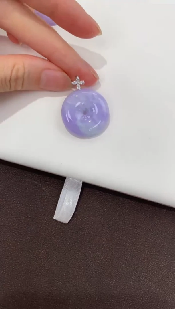翡翠18K金镶嵌颈饰天然缅甸a货翡翠