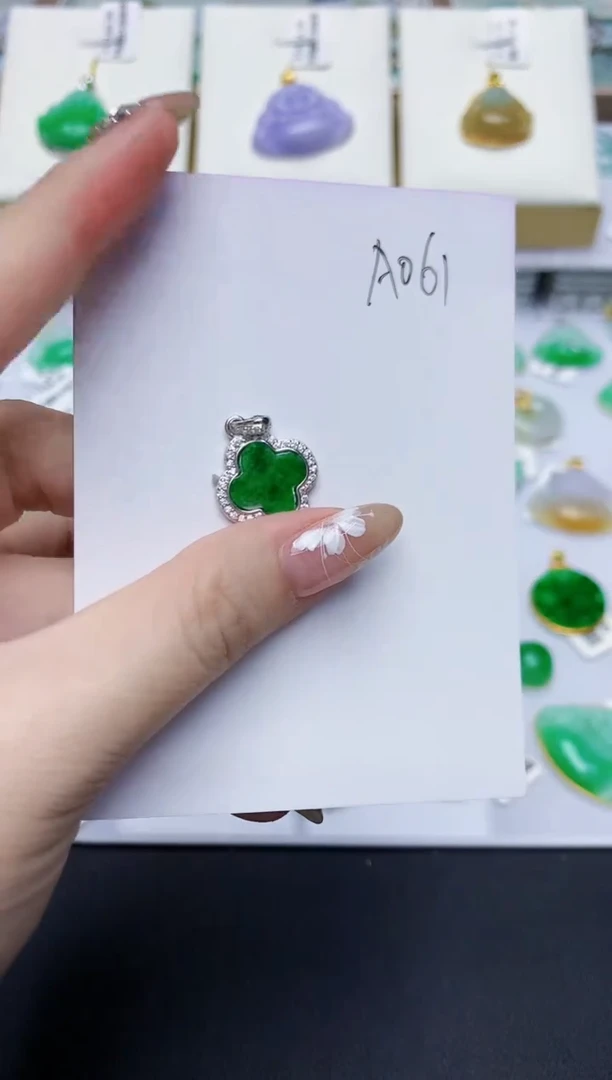 翡翠未镶嵌颈饰0000000000