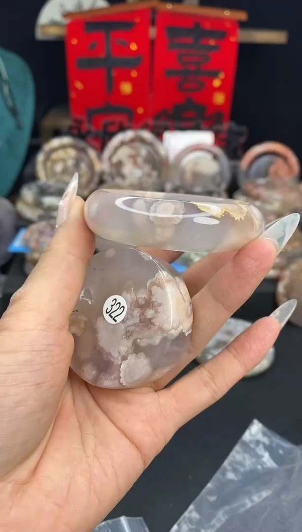 【闪购商品】石英质玉手镯（圆镯）未镶嵌53