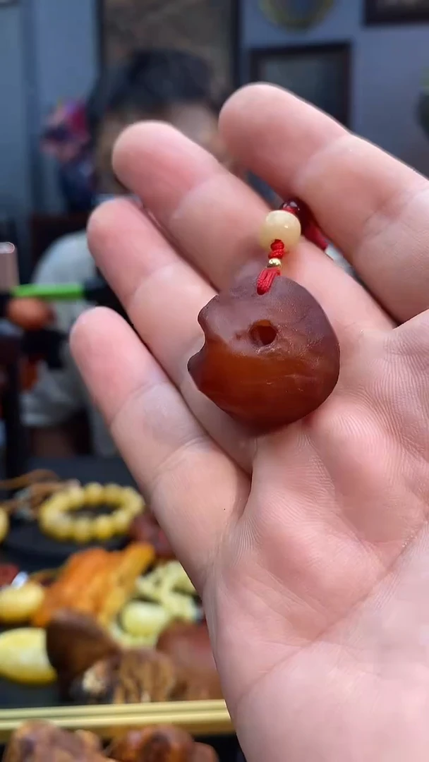 琥珀颈饰未镶嵌大**?钥匙挂