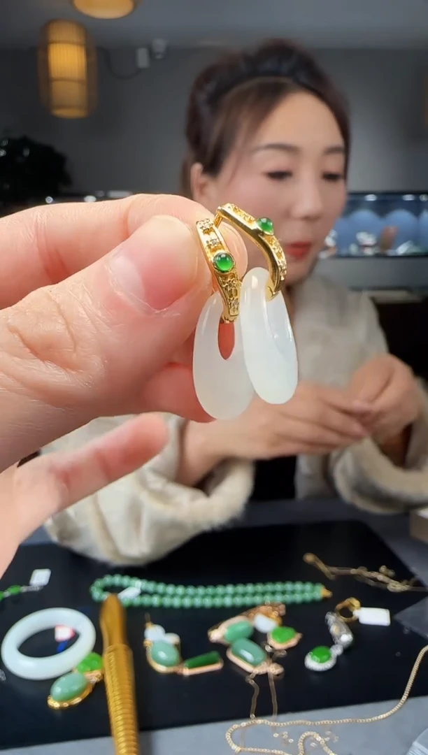 【闪购商品】和田玉耳钉银S925镶嵌1