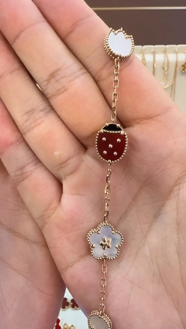 手链贝壳（贝母）18K金镶嵌手链