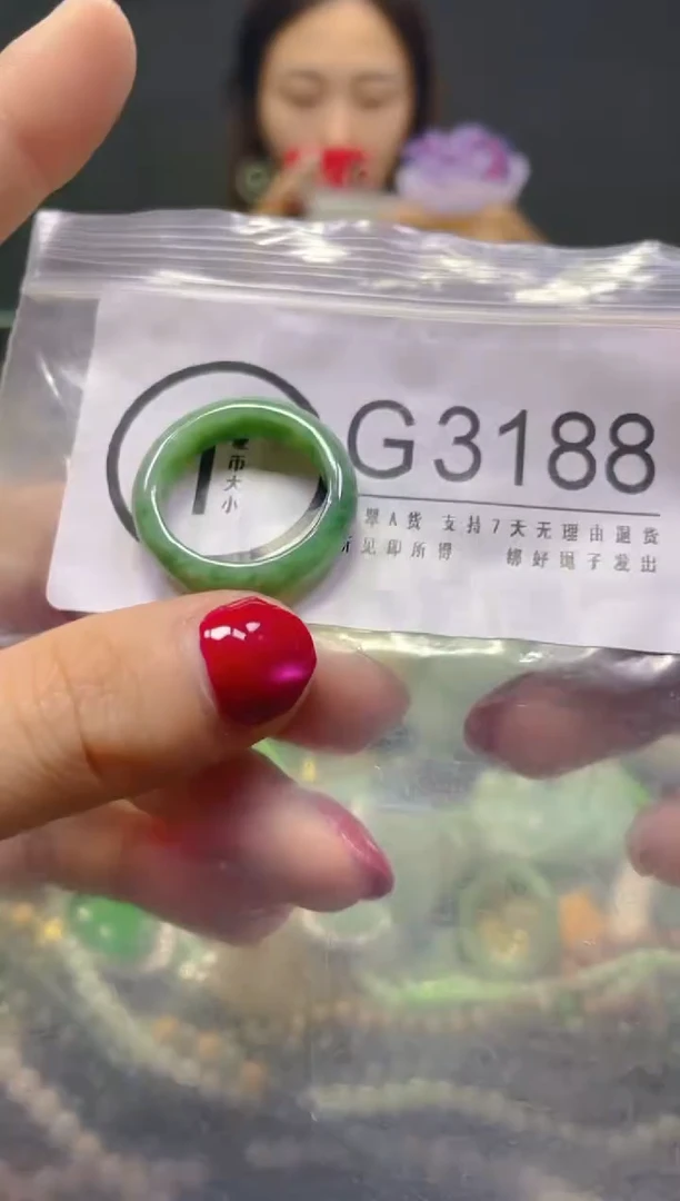颈饰未镶嵌翡翠19MM/G/翡翠A货，一件也是批发价