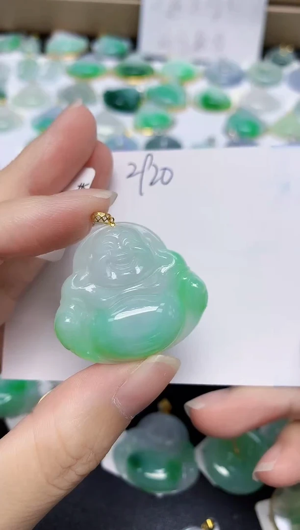 翡翠18K金镶嵌颈饰天然缅甸翡翠A货