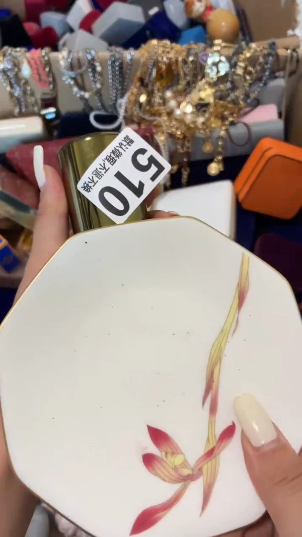瓷片又****姐好漂亮的瓷器】】】