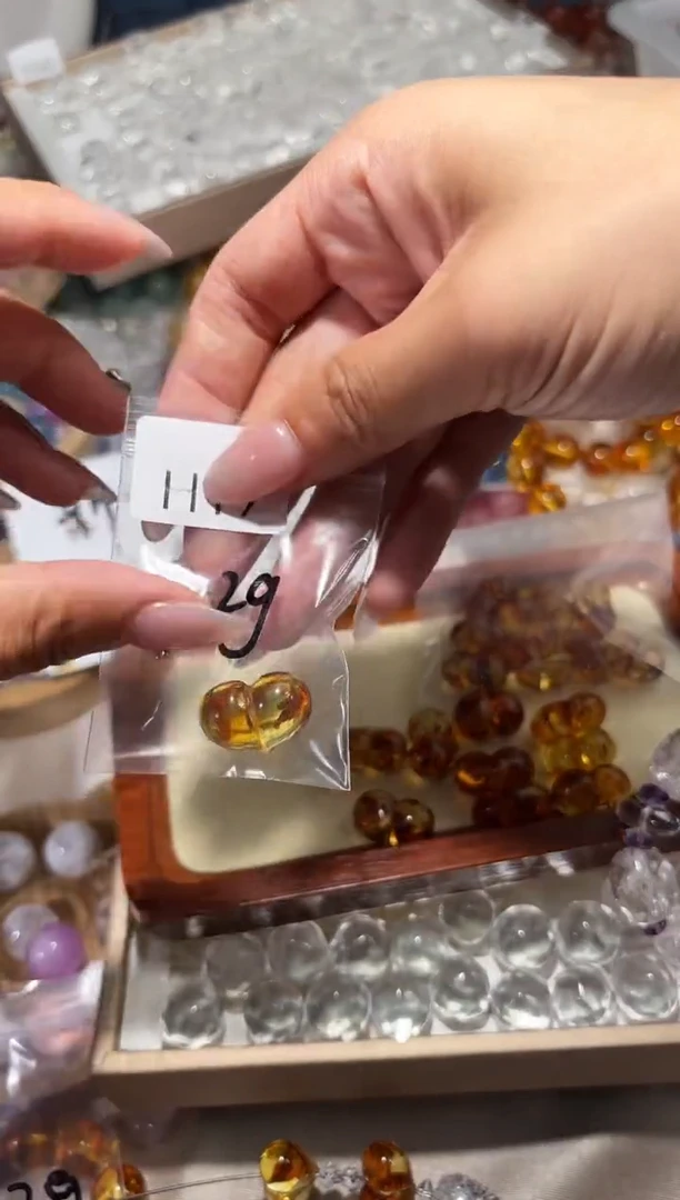 未镶嵌手串水晶?***?F19花珀屁桃拍2