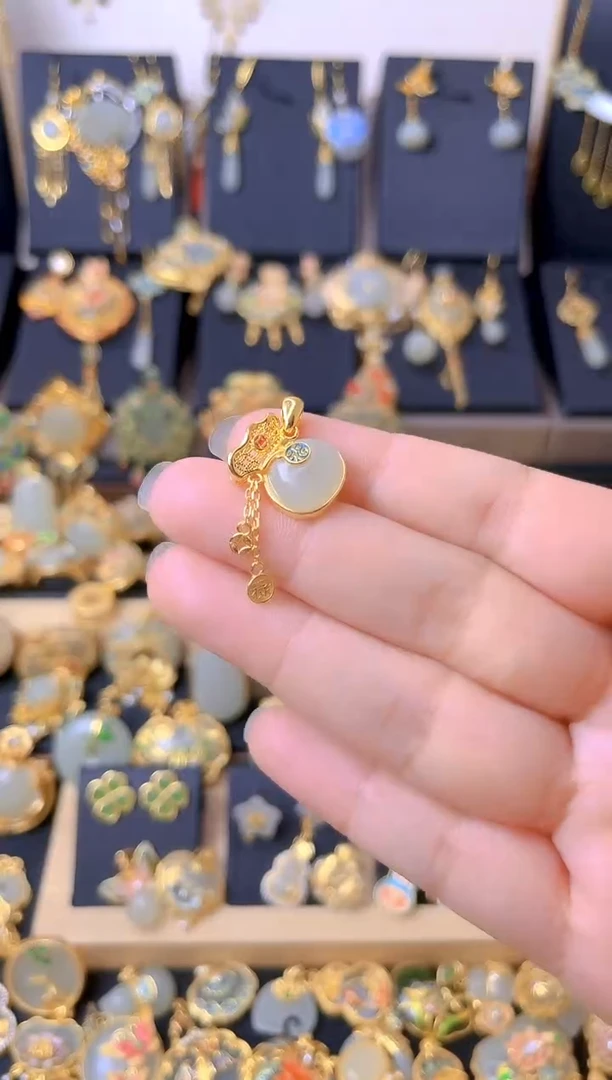 颈饰银S925镀金镶嵌和田玉福禄小钱袋流苏吊坠