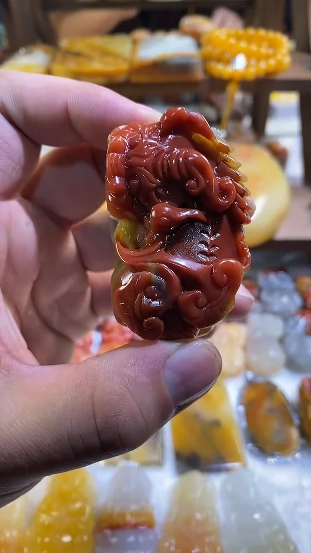 未镶嵌石英质玉（黄龙玉）吊坠(不含链)把玩件