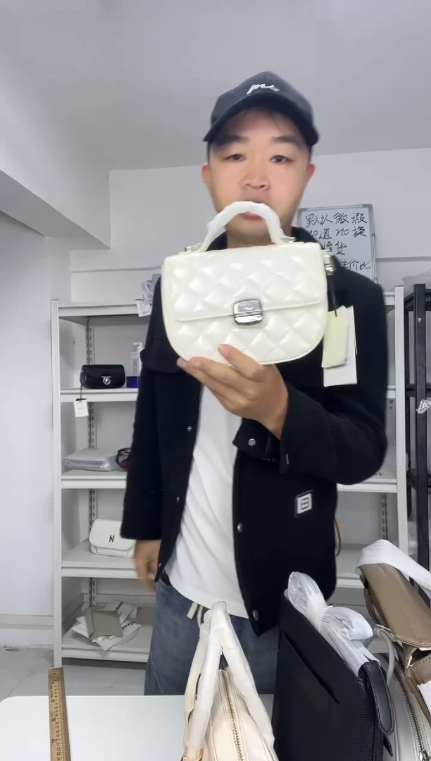 牛皮（革）【尤尤轻奢女包】时尚百搭轻奢款式女包608