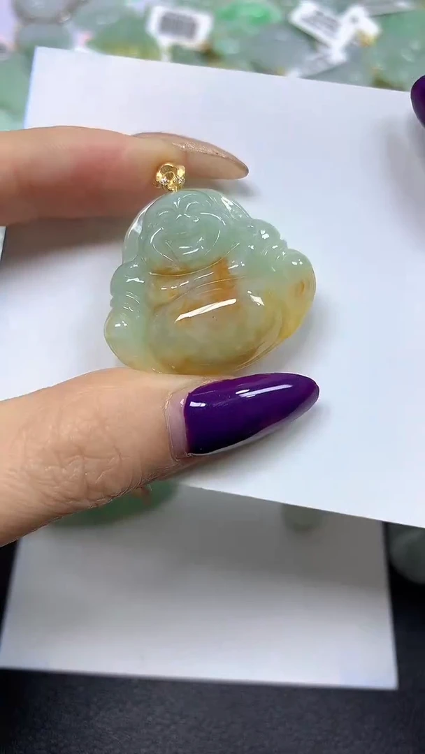 颈饰未镶嵌翡翠