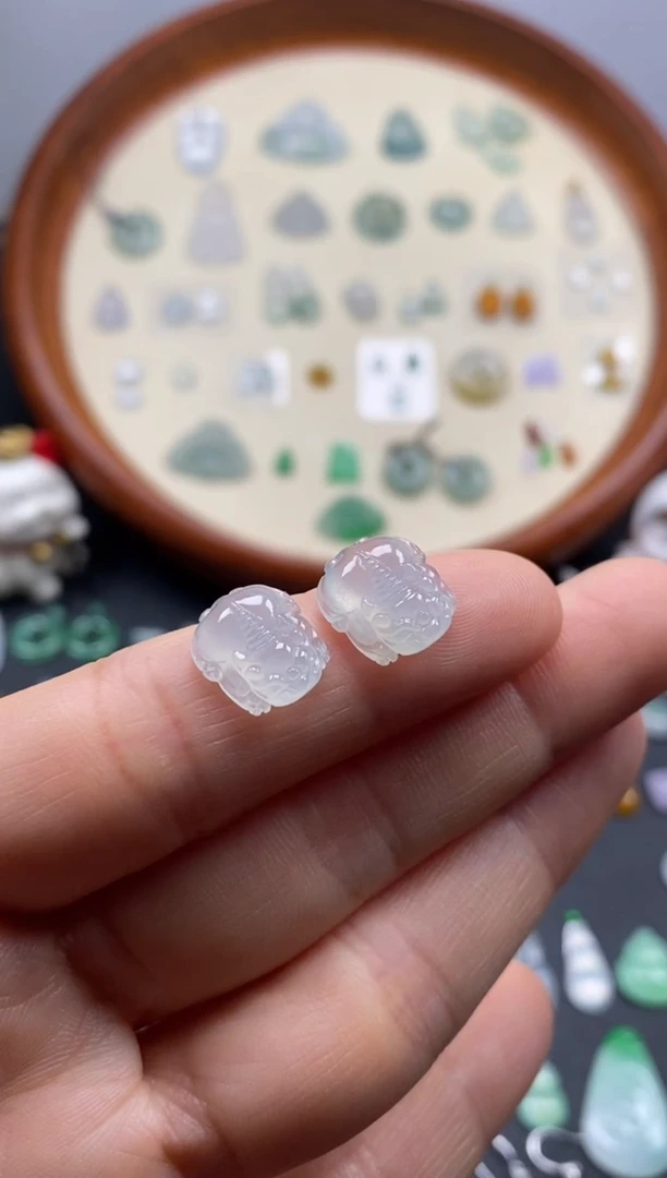 颈饰未镶嵌翡翠冰貔貅1对/芬