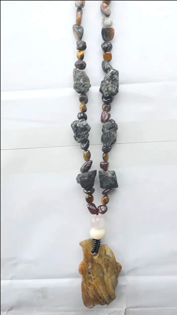 颈饰未镶嵌木变石（虎睛石）多样性发一