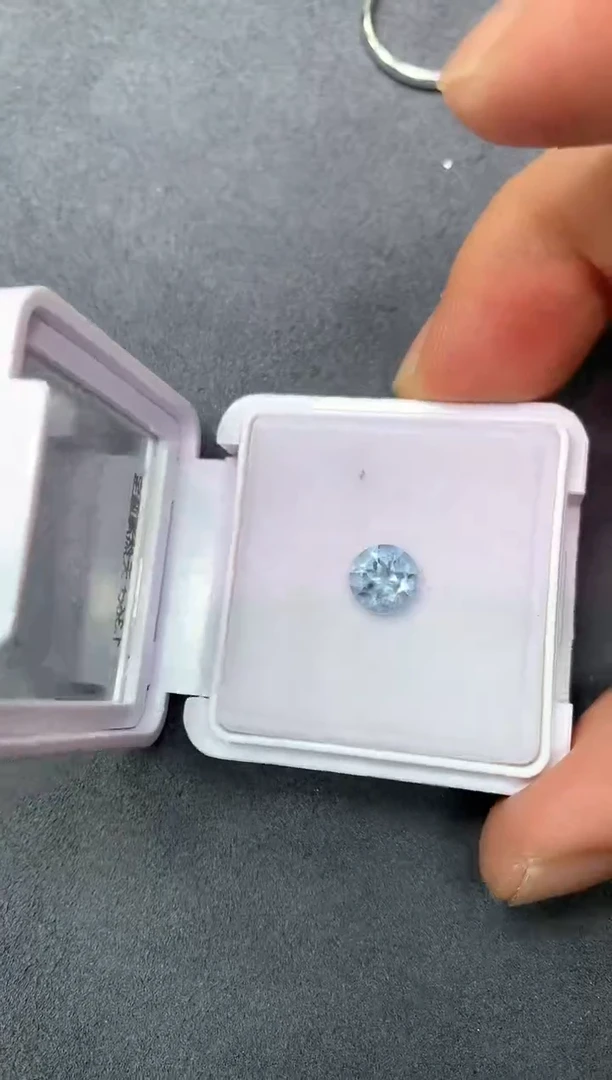 裸石海蓝宝石1.36ct 52