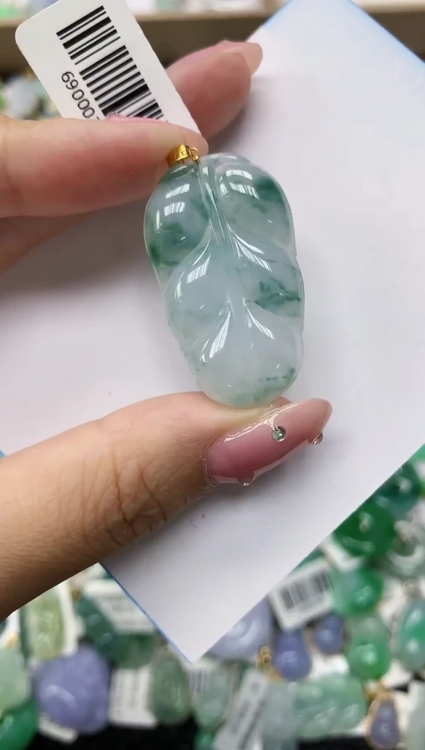 翡翠18K金镶嵌颈饰1111111111