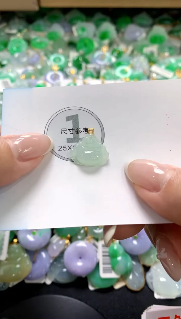 翡翠18K金镶嵌颈饰1111111111111111