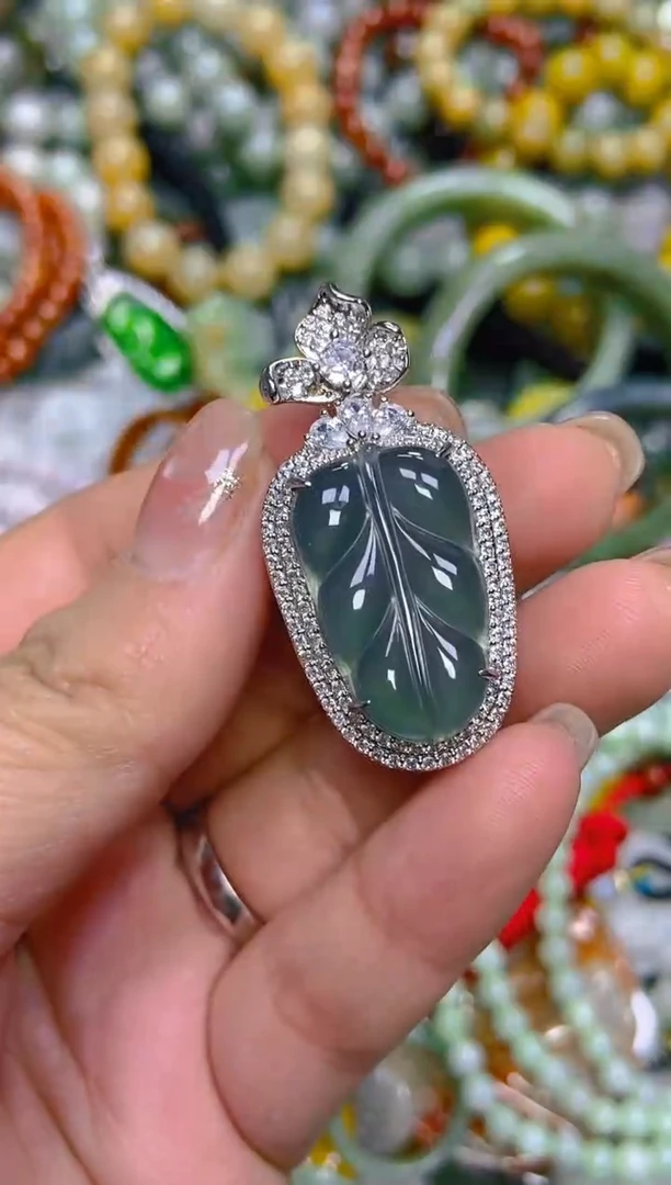 颈饰未镶嵌翡翠/F/翡翠A货，一件也是批发价