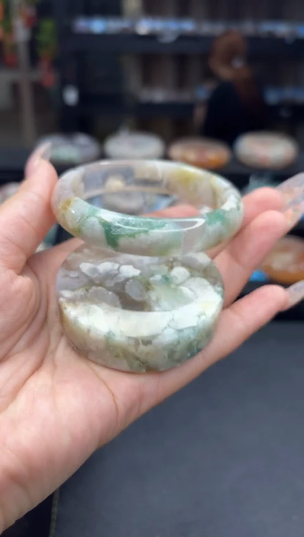 石英质玉手镯未镶嵌498(57圈赠送镯心)