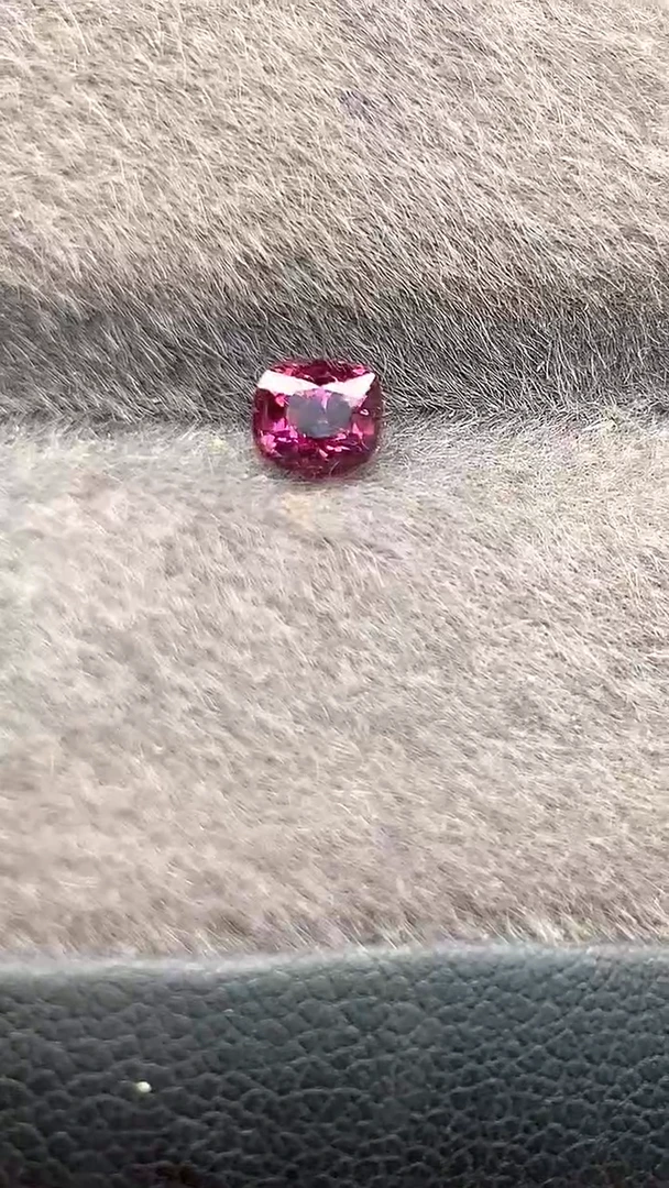 裸石未镶嵌尖晶石0.57克拉