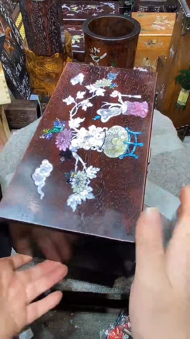 木木雕款大盒子一个