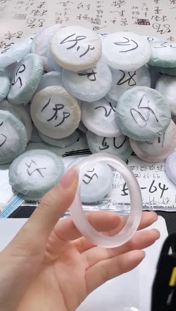 未镶嵌手镯石英质玉225-60