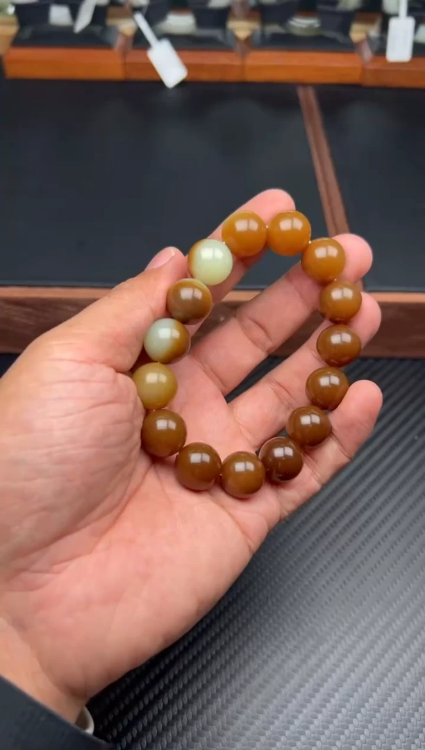 未镶嵌手串和田玉若羌微色差卡14