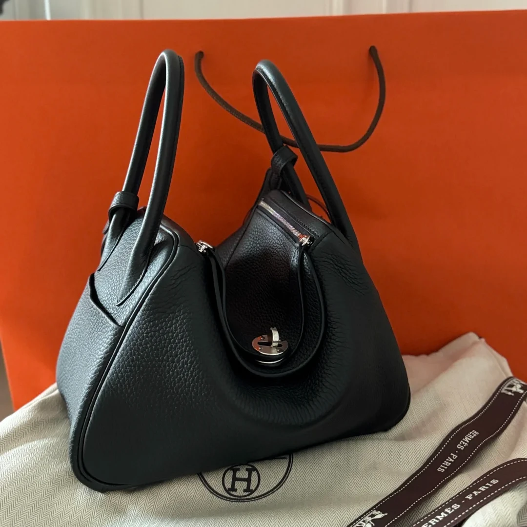 未使用 Hermes/爱马仕 小花6珊 Lindy 26 89黑色 TC皮 W刻 银扣包