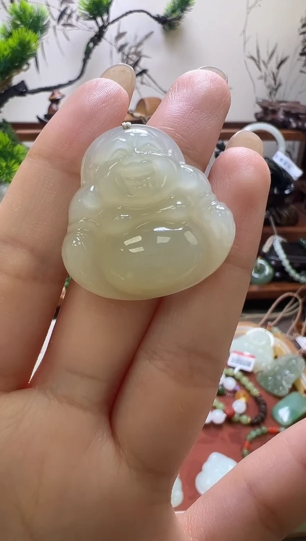 颈饰未镶嵌和田玉吊坠