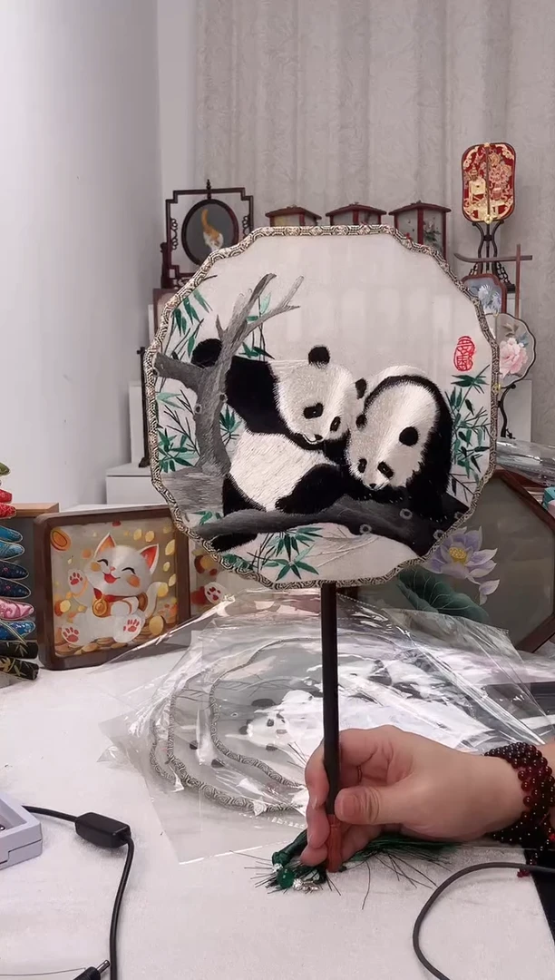 扇子苏绣作品手工团扇