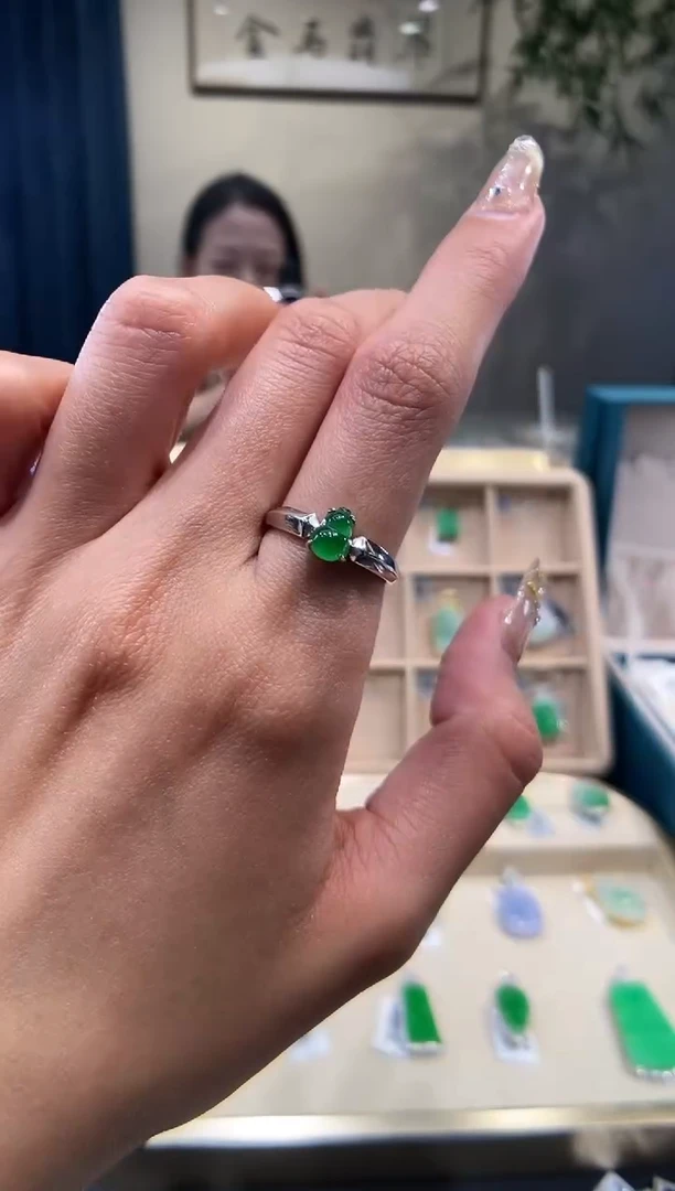 【闪购商品】翡翠吊坠(不含链)银S925镶嵌葫芦戒指