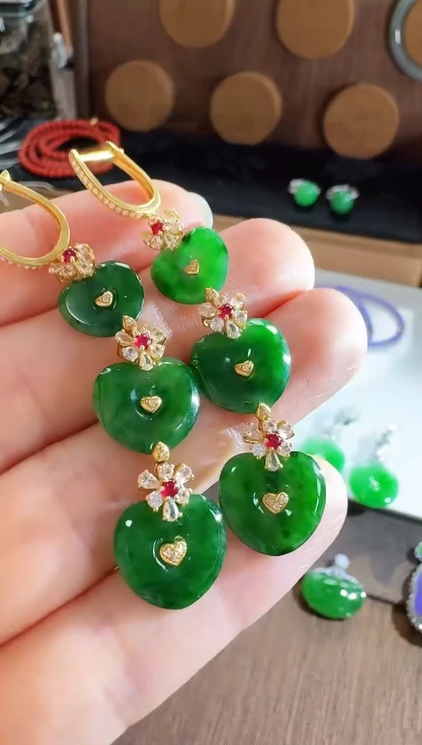 翡翠18K金镶嵌耳饰耳饰