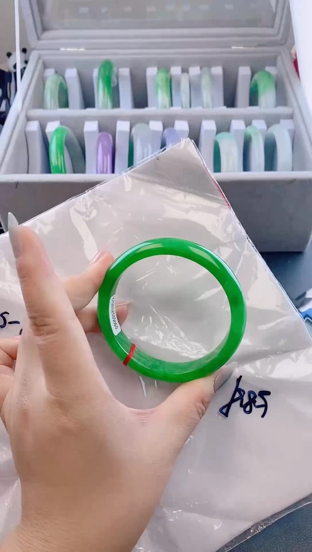 未镶嵌手镯翡翠67