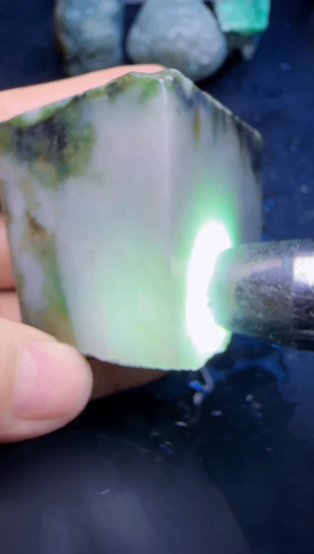 颈饰未镶嵌翡翠风**羽241