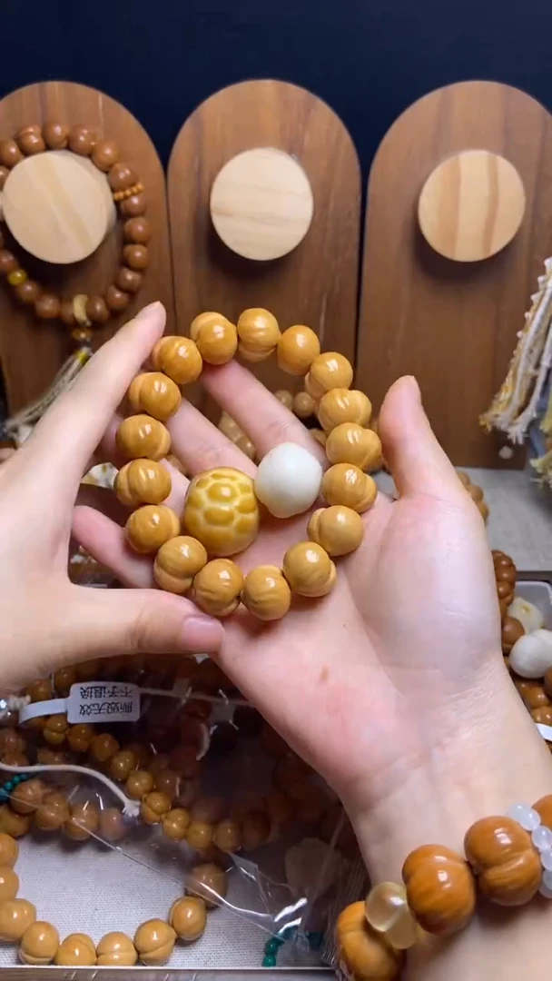 手串猴头核桃琳****坊全品聚宝盆猫爪橄榄壳吊坠富甲黄跑环奶油风