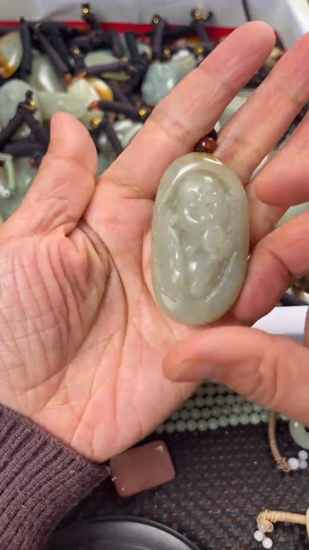 【闪购商品】和田玉颈饰未镶嵌多样性发货没有证书拍一发一有瑕