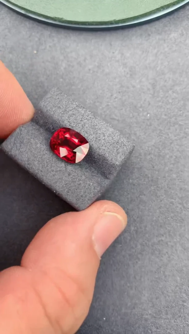 未镶嵌裸石碧玺3.8ct 卢比来碧玺