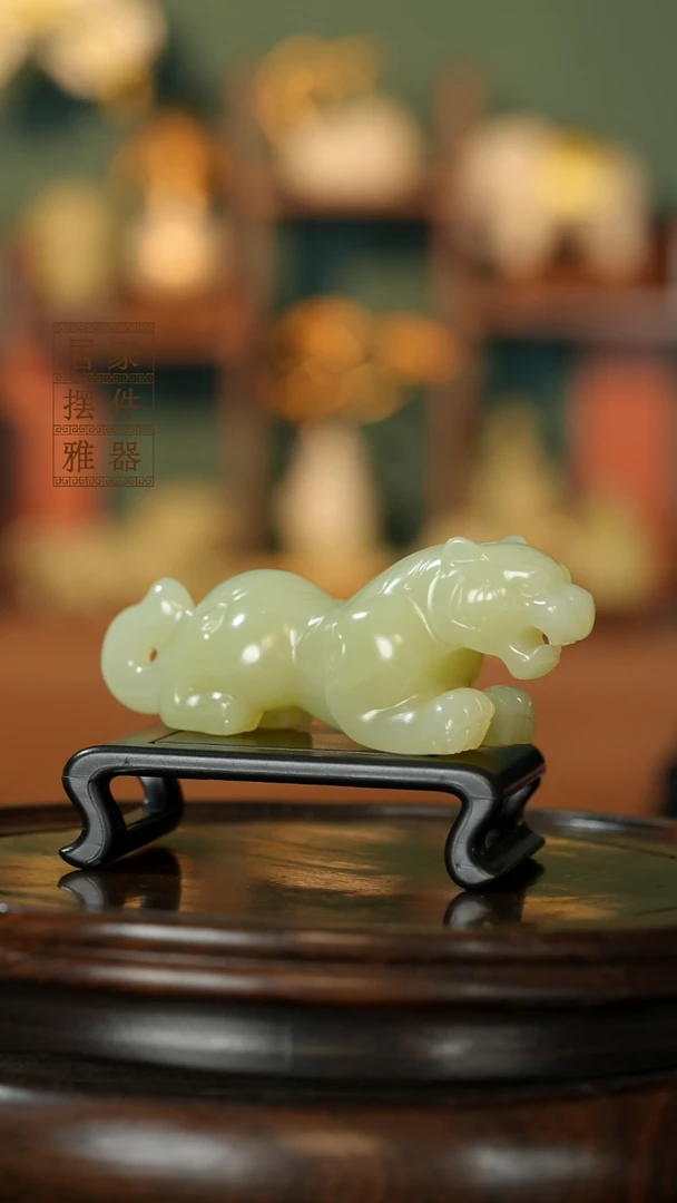 玉《伏虎如虎添翼》摆件