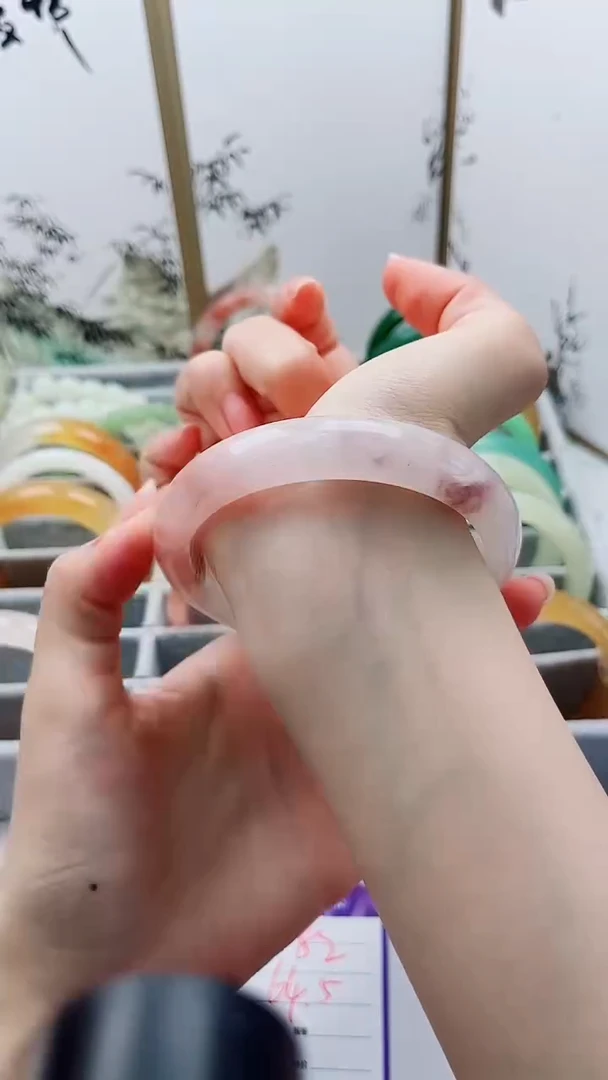 石英质玉手镯未镶嵌L82微色差64.5mm