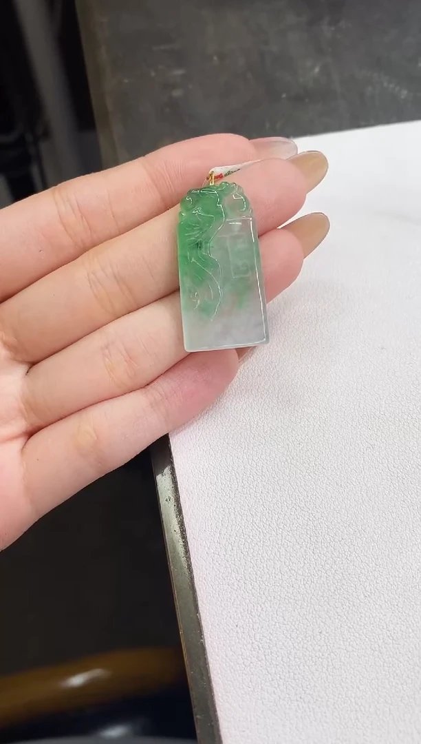 【闪购商品】翡翠颈饰未镶嵌仿古无事牌