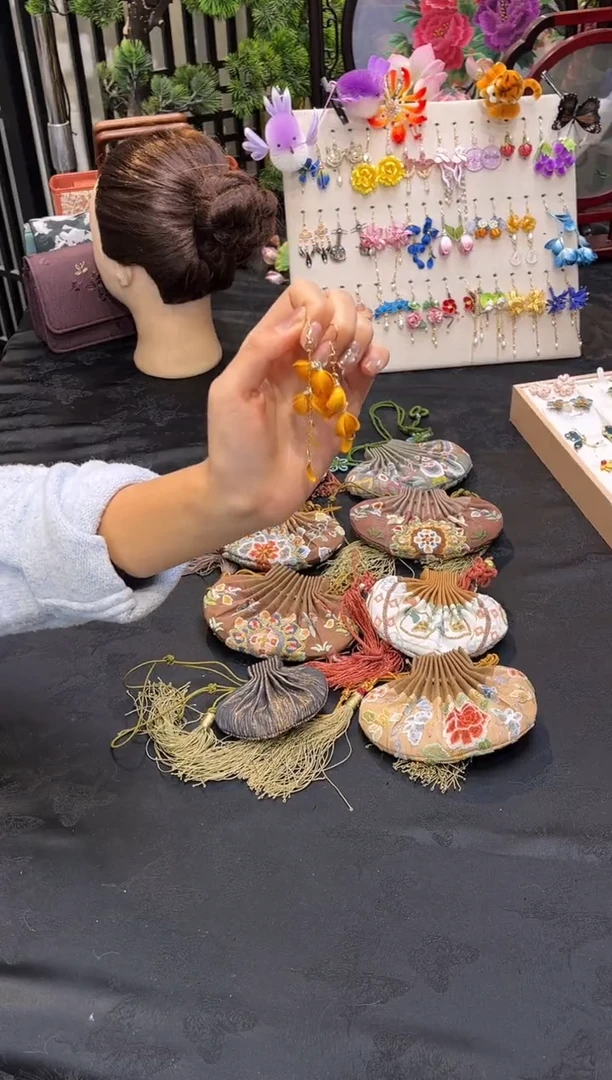 织绣往****你非遗绒花苏绣饰品