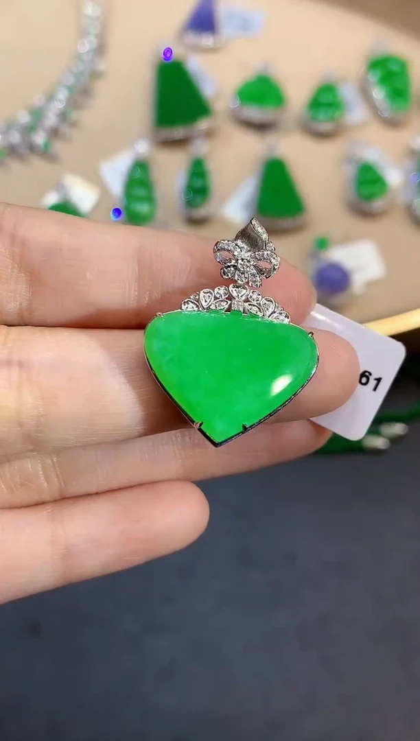 【闪购商品】翡翠吊坠(不含链)18K金镶嵌2979