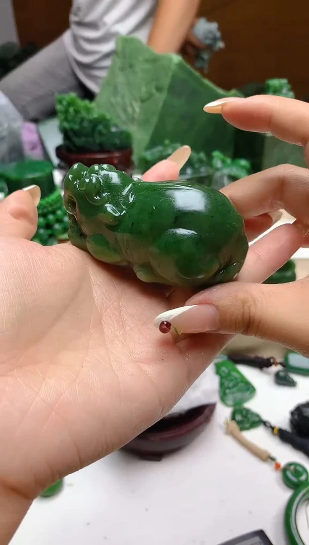 和田玉（碧玉）未镶嵌把件随机发货一个