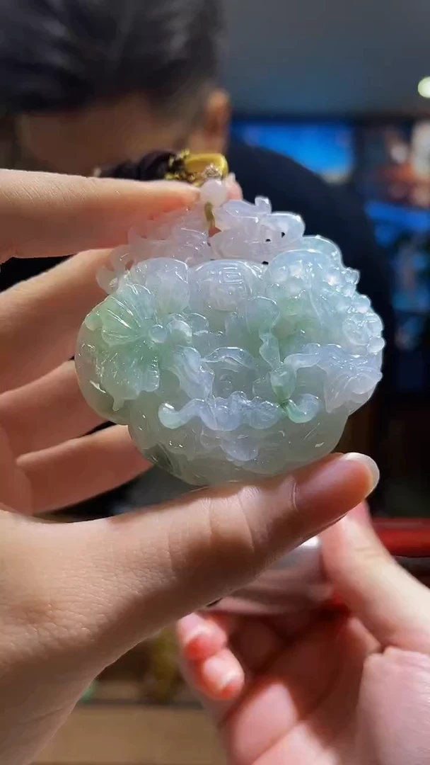 翡翠未镶嵌颈饰MFC081475