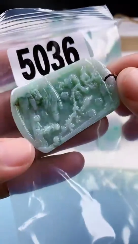 【闪购商品】翡翠挂件未镶嵌天然翡翠吊坠挂件