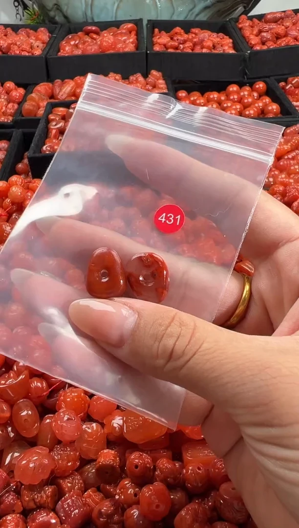 颈饰未镶嵌南红玛瑙1