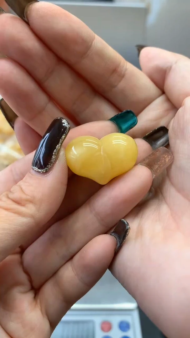 未镶嵌琥珀珠宝奇石1678