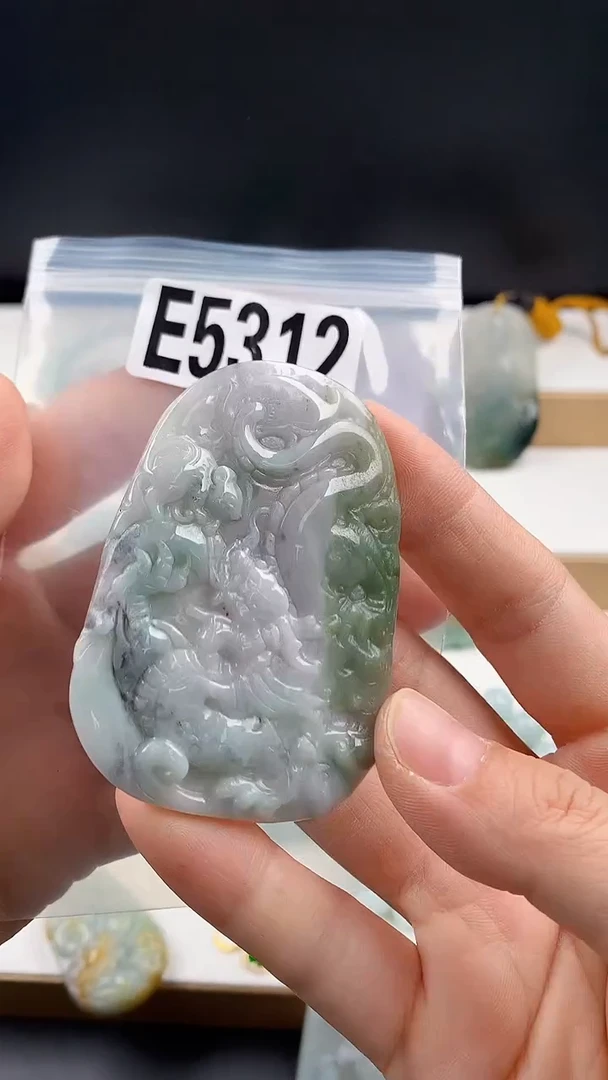 颈饰未镶嵌翡翠天然翡翠吊坠挂件