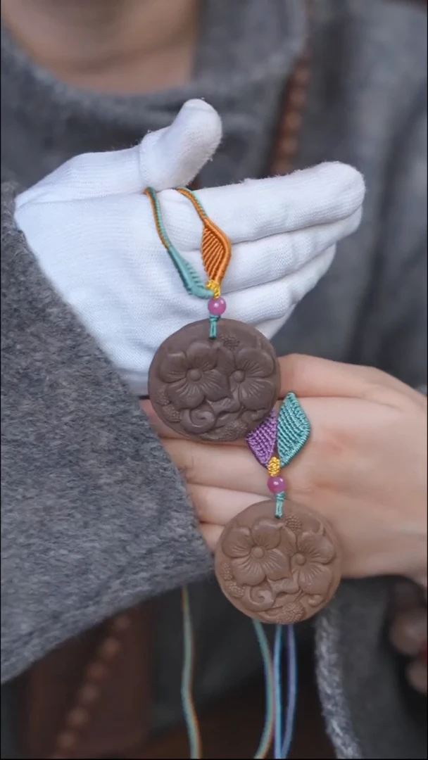 【闪购商品】泥塑次第花开双生花脖挂款