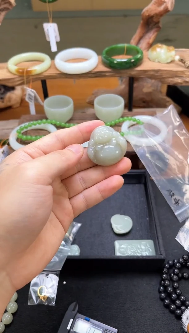 吊坠(不含链)未镶嵌和田玉且末青白 佛公 2
